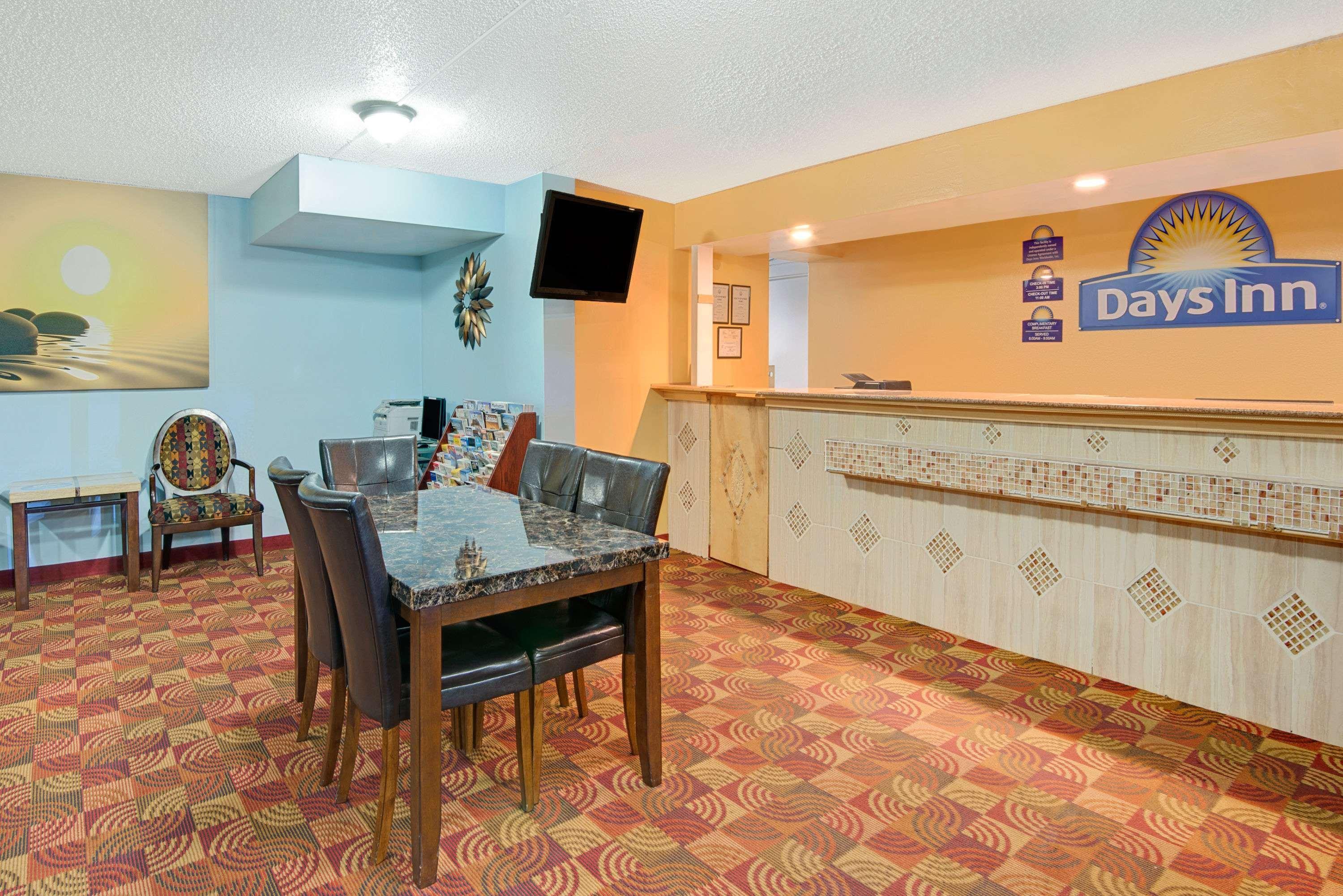 Days Inn By Wyndham Independence Εξωτερικό φωτογραφία
